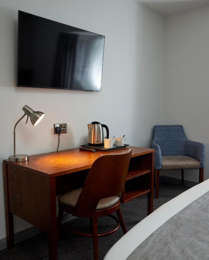 The Caledonian Hotel Leven  Экстерьер фото